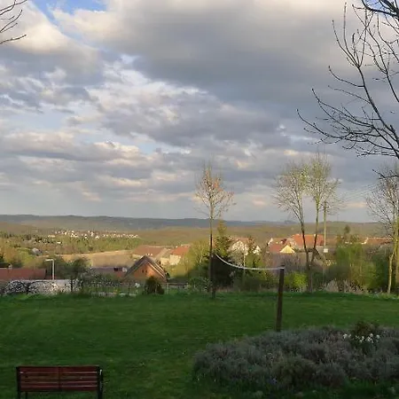 Orli Hnizdo At Chateau Novak לינה וארוחת בוקר *