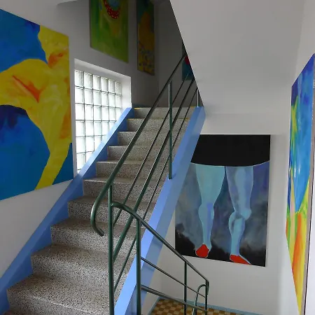 Orli Hnizdo At Chateau Novak