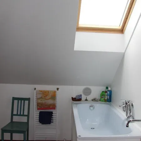 Orli Hnizdo At Chateau Novak *