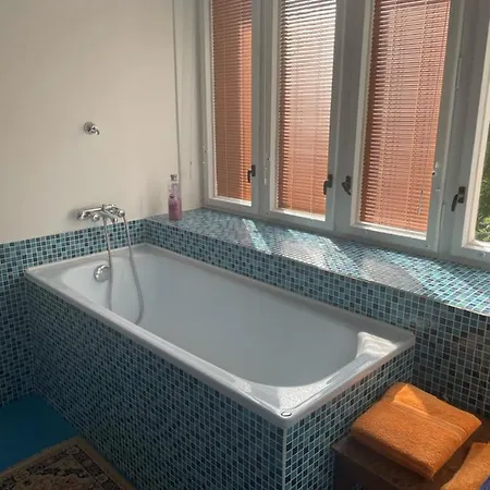 Orli Hnizdo At Chateau Novak * Кршивоклат