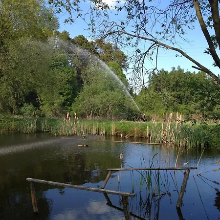 Orli Hnizdo At Chateau Novak לינה וארוחת בוקר *