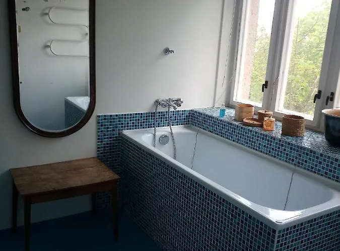 Orli Hnizdo At Chateau Novak