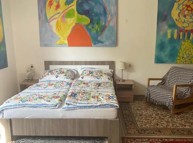 Orli Hnizdo At Chateau Novak Bed & Breakfast